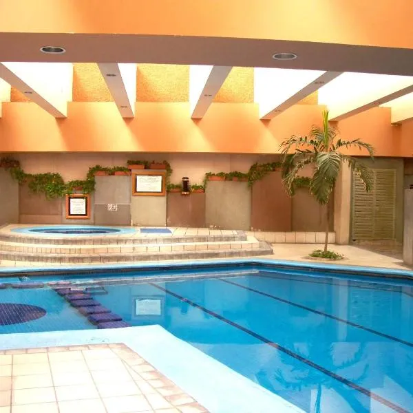 乡村广场酒店，位于瓜达拉哈拉的酒店