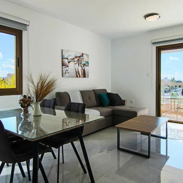 Phaedrus Living City View Luxury Flat Georgos 203，位于Paphos的酒店