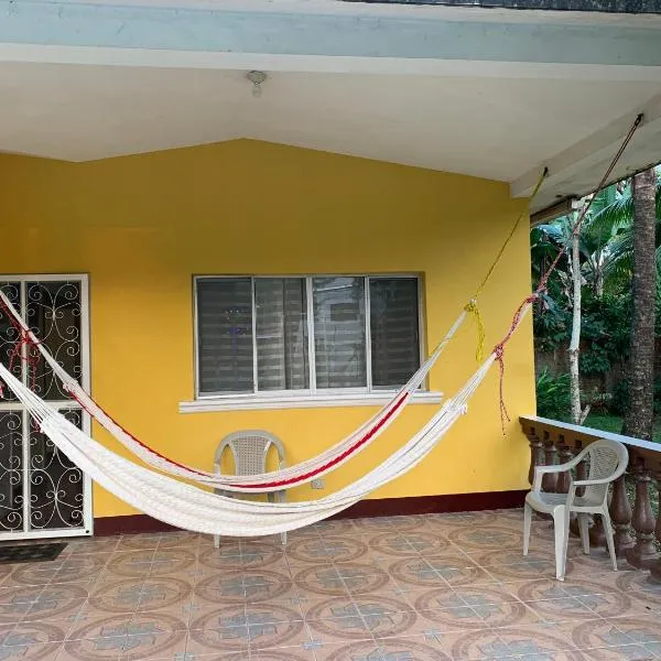 Casa Verónica a 2 kilometros del IRTRA，位于Ceiba Blanca的酒店