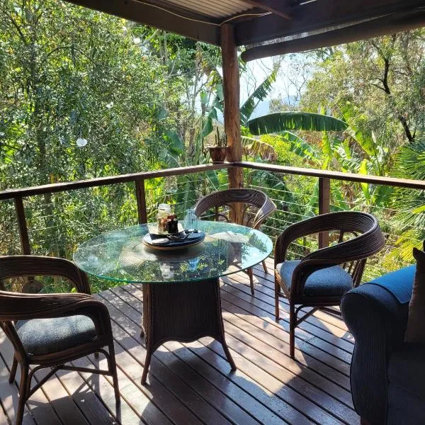 Kookaburra Cottage at Uralba Eco Cottages，位于Wiangaree的酒店