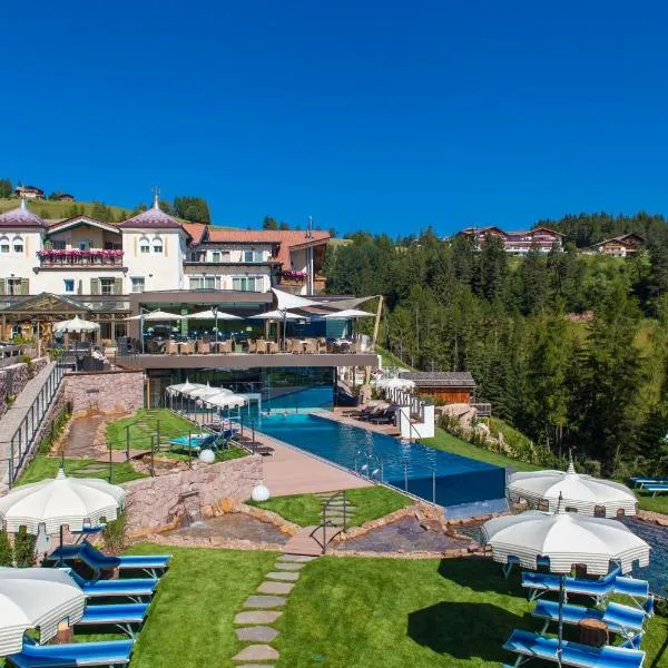多洛米蒂阿尔比恩山温泉度假酒店，位于Pramauron的酒店