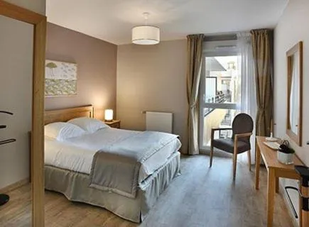 多米蒂斯蓝葡萄公寓，位于马恩河畔维列的酒店
