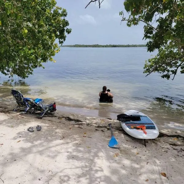 Private Beachfront House，位于博克龙的酒店