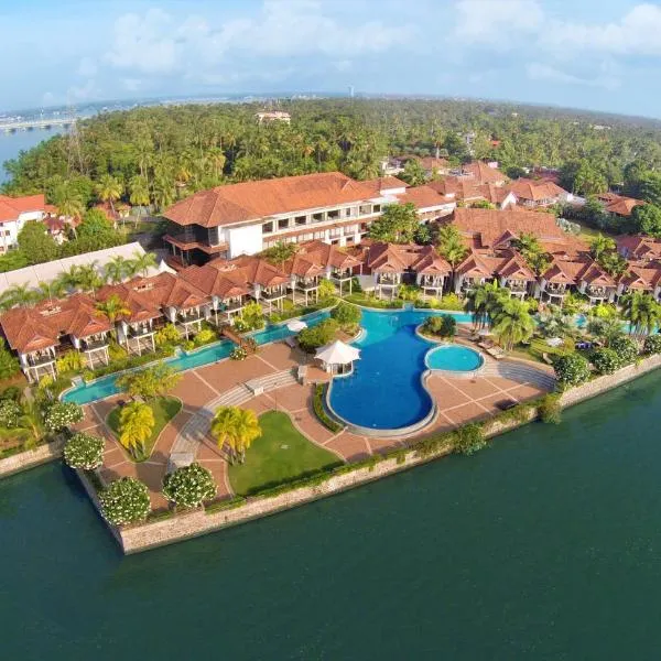 Ramada Resort by Wyndham Kochi，位于Eramalloor的酒店