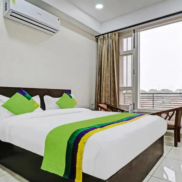 Treebo Kamron Regency Sector 80，位于Mohali的酒店