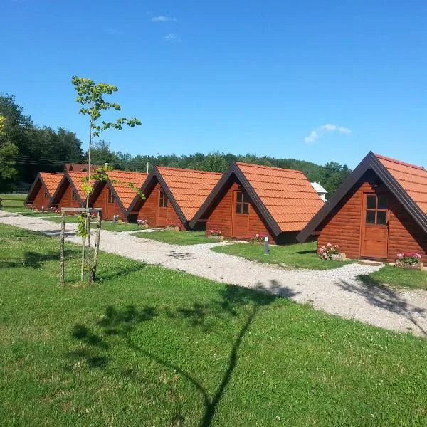 Bungalows Rizvan City，位于Brušane的酒店