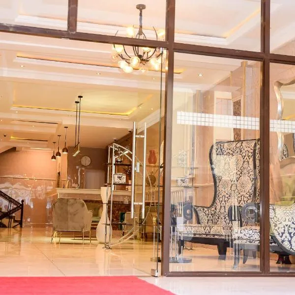 LA BEILA HOTEL MERU，位于Meru的酒店