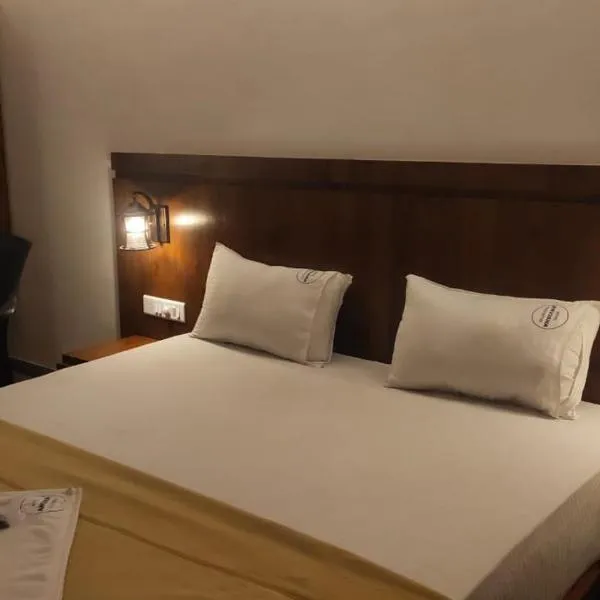 Hotel Anvisha Executive，位于Nasrāpur的酒店