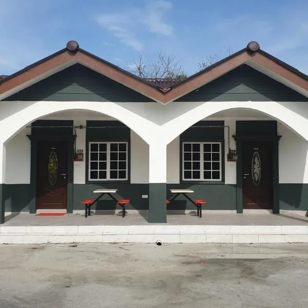 MRI Residence 4 Bedroom Bungalow with Private Pool in Sg Buloh - No Pork & No Alcohol，位于Merbau Sempak的酒店