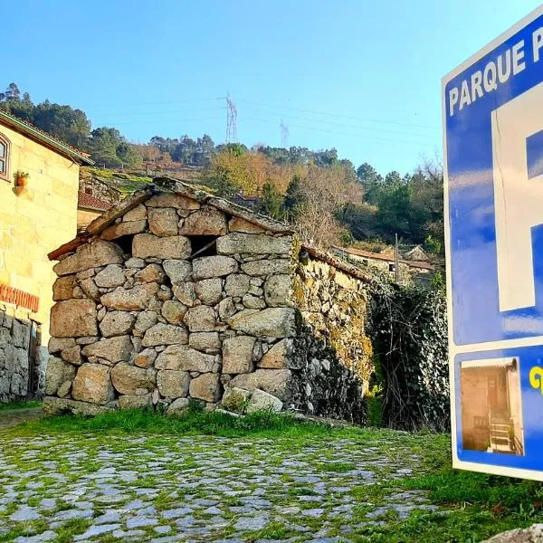 Casa do Sertão para 4 pessoas -Gerês，位于Ermelo的酒店