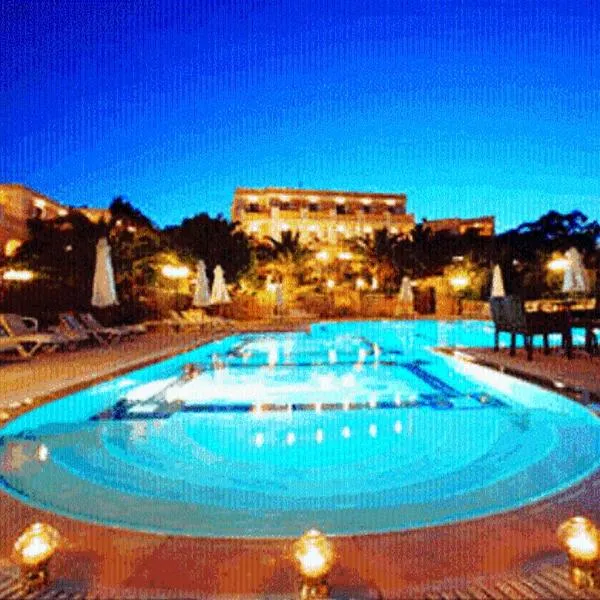 克瑞索尼斯天堂酒店，位于阿齐亚马利那的酒店
