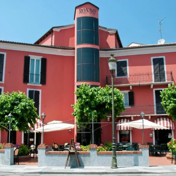 荣多旅馆，位于Melazzo的酒店