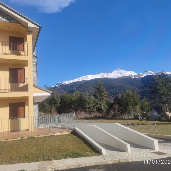 Apartamento a estrenar en Villanúa，位于比利亚努阿的酒店