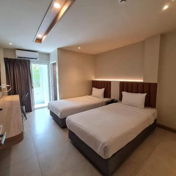 素万那普机场曼谷凤凰酒店，位于莱卡邦的酒店