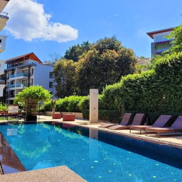 Surintra Boutique Resort，位于苏林海滩的酒店