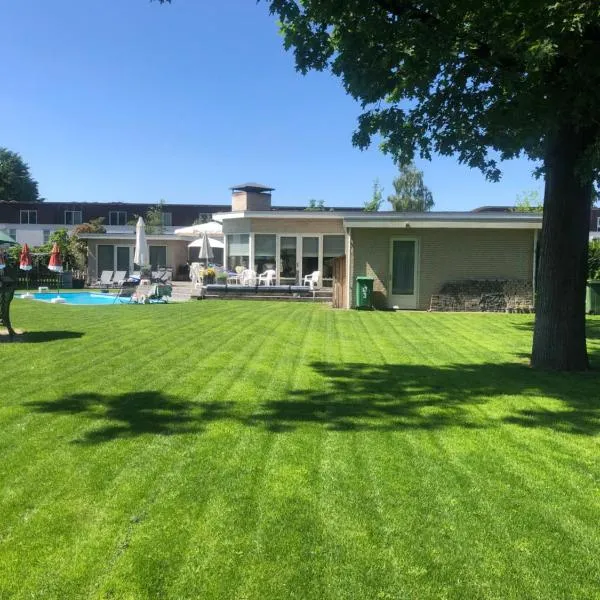 B&B Maison Saint Tropez Eindhoven，位于埃因霍温的酒店