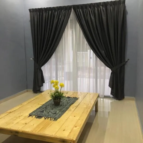 afza homestay Bonda Bukit Besi，位于Kampong Gadong的酒店