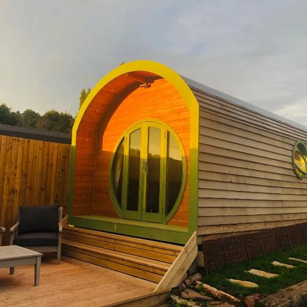 Rural self contained cosy pod house.，位于Garway的酒店