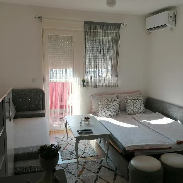 Studio Apartman ZENICA，位于泽尼察的酒店