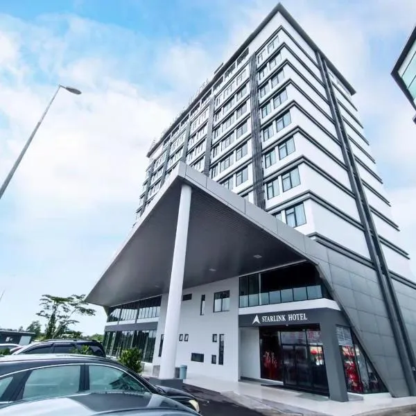 Starlink Hotel，位于Rumah Mat的酒店