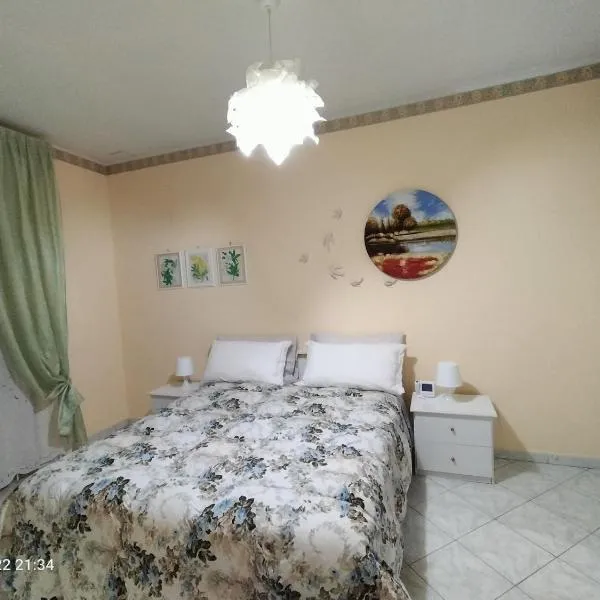 Beatrice Apartment con 1camera da letto, un soggiorno cucina e bagno，位于Militello in Val di Catania的酒店