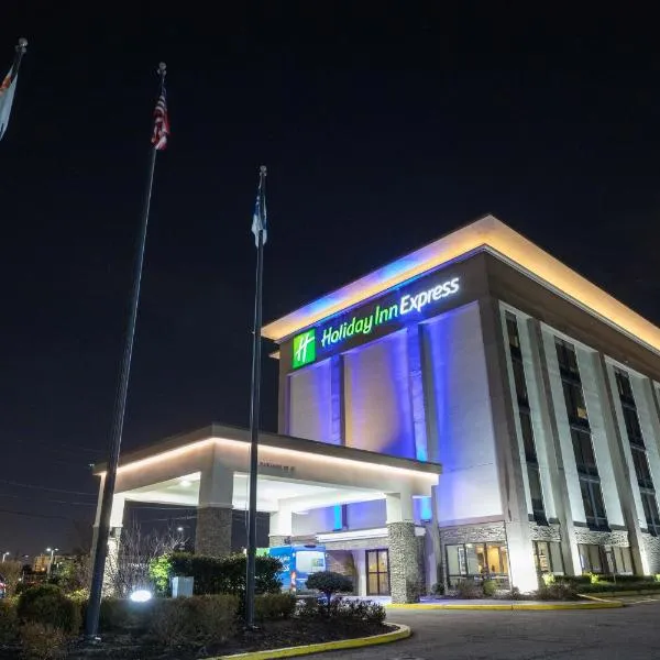 Holiday Inn Express - Newark Airport - Elizabeth, an IHG Hotel，位于凯尼尔沃思的酒店