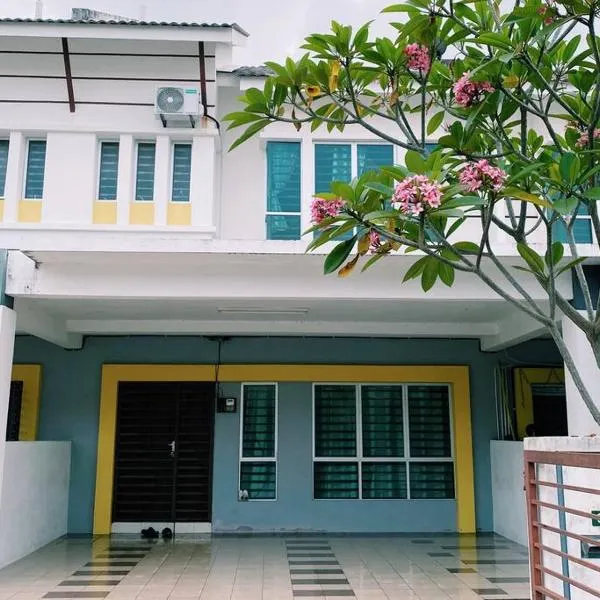 Spacious cozy Lakeville homestay 4 bedrooms all with AirCond，位于斯里伊斯兰德的酒店