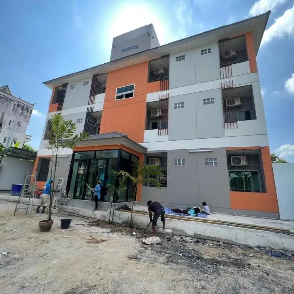 Firstbuild Apartment (เฟิร์สบิวท์อพาร์ทเม้น)，位于Ban Khlong Krathum Baen的酒店