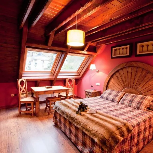 GRAN CHALET Hotel & Petit SPA，位于维耶拉的酒店