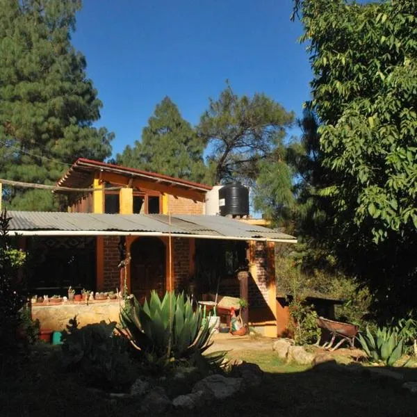 Casa 4 Estaciones Bed and Breakfast，位于圣克里斯托瓦尔-德拉斯卡萨斯的酒店