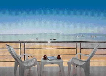 科光海景酒店，位于功孟海滩的酒店