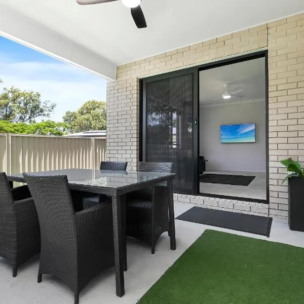 Bribie Getaway Villa，位于Sandstone Point的酒店