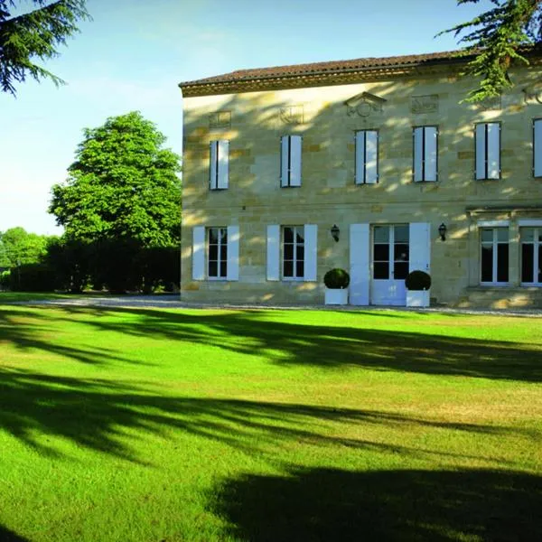 Château Bonalgue - Pomerol，位于利布尔讷的酒店