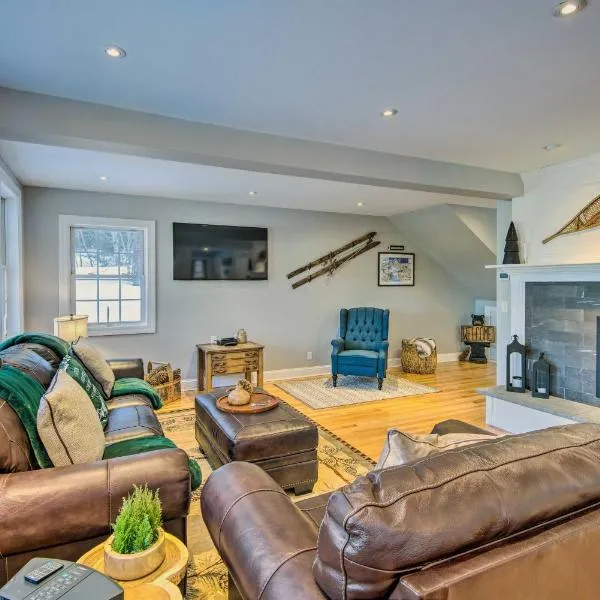 Belmont Home with Mtn View, 9 Mi to Gunstock Resort，位于Belmont的酒店