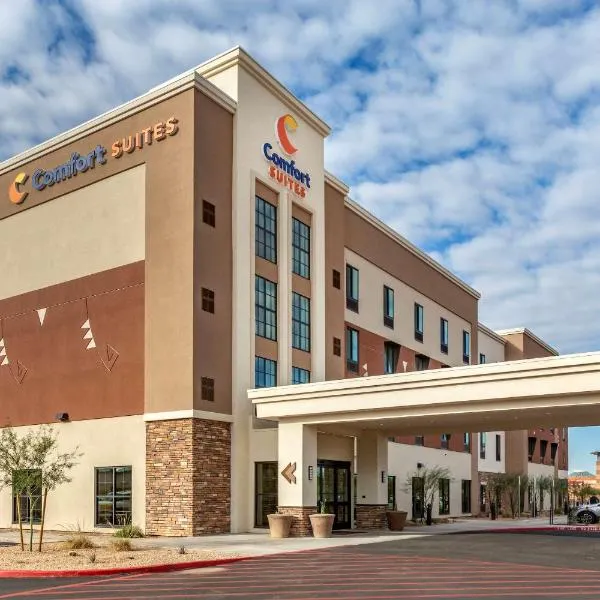 Comfort Suites Scottsdale Talking Stick Entertainment District，位于斯科茨的酒店