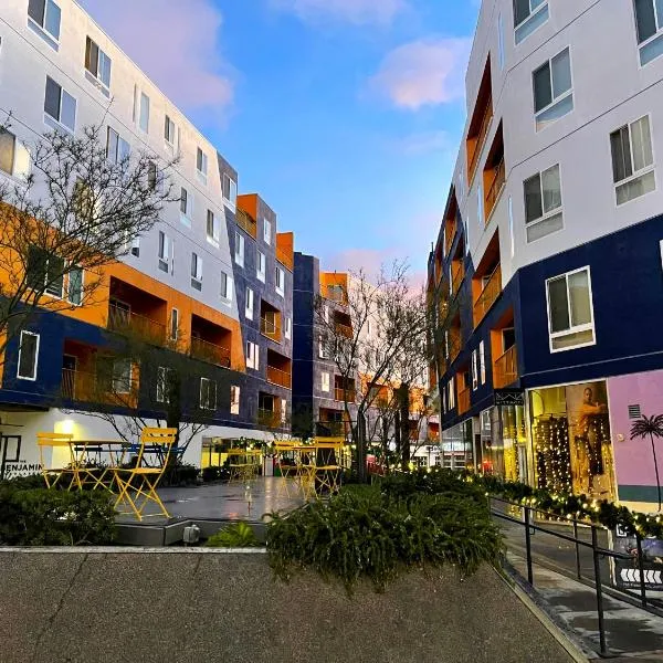 Perfect Apt w Parking Gym Pool WIFI in Arts District DTLA near Little Tokyo B4，位于洛杉矶的酒店