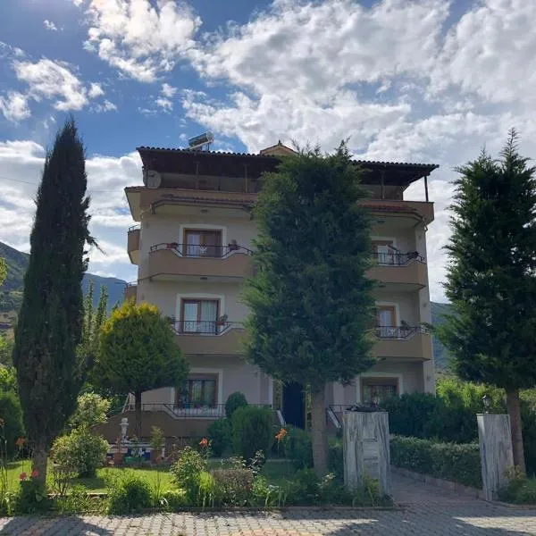 Camping & Guest House Herges，位于Udënisht的酒店
