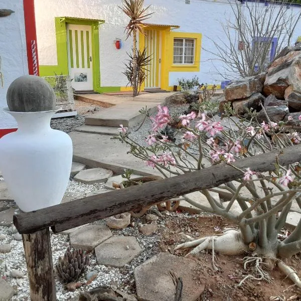 Kai-Oms Backpackers Lodge，位于奥乔的酒店