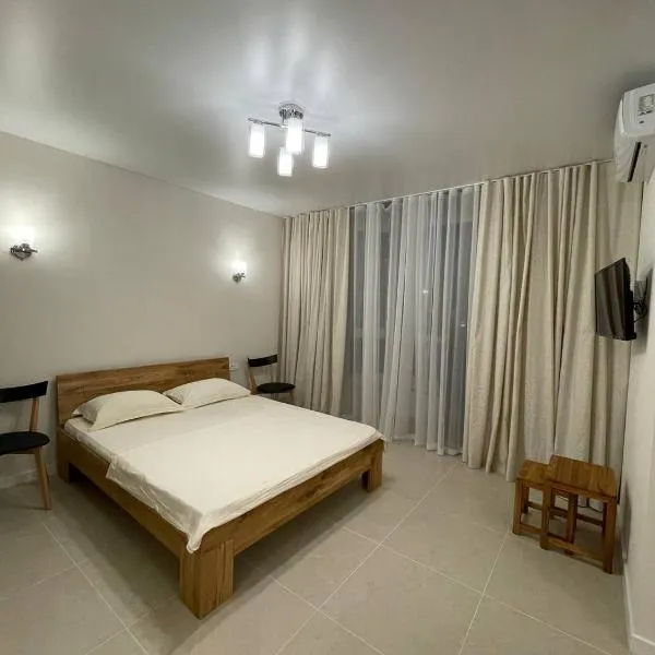 Апартаменти в ЖК Гранд Бурже подобово，位于布恰的酒店