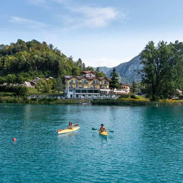 Panoramic Hotel San Carlo Ledro，位于Tiarno di Sotto的酒店