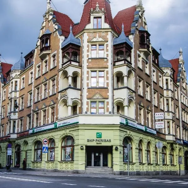 格利维策戴蒙特广场酒店，位于Knurów的酒店
