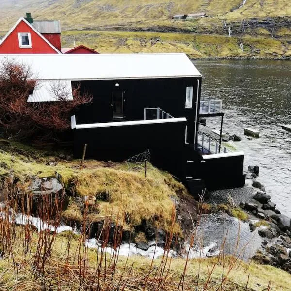 A pearl in a forgotten fjord - Luxury Boathouse，位于Tjørnuvík的酒店