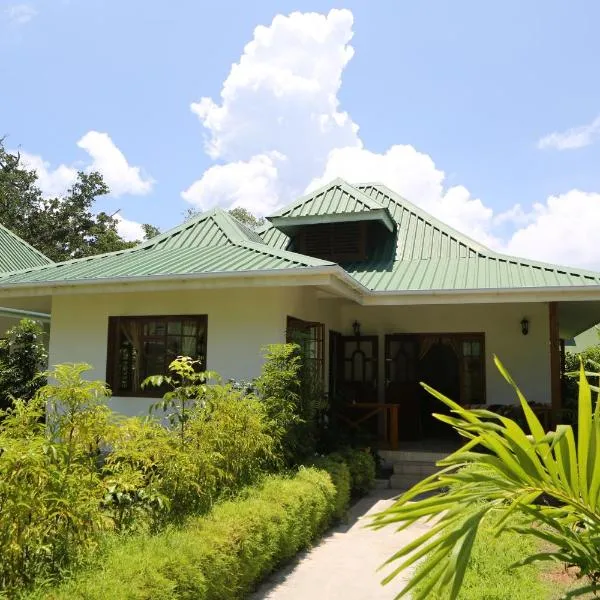 乐苏莫度假小屋，位于拉迪格岛的酒店