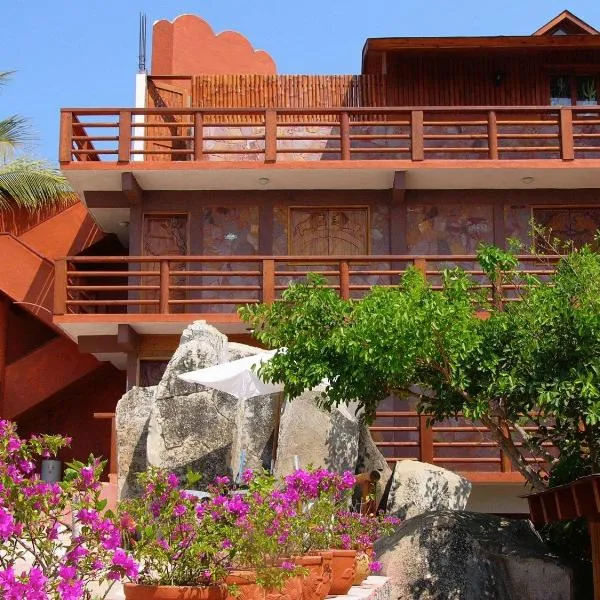 天堂湾酒店 ，位于Barra de Potosi的酒店