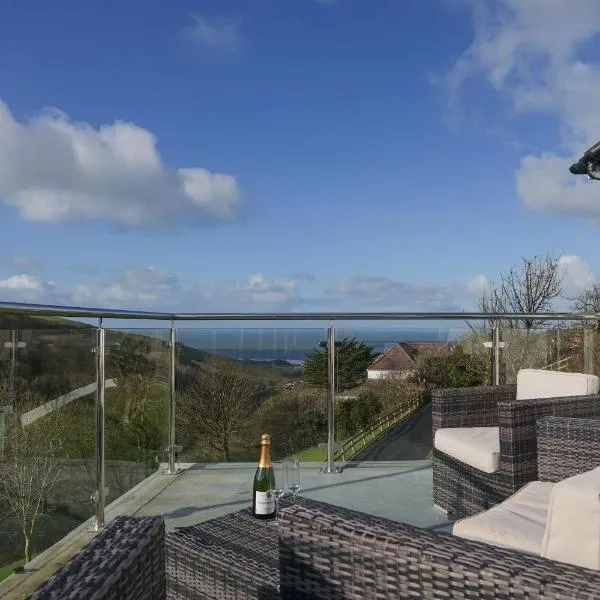 Hazelmere - Woolacombe-4 Bed-Sleeps 10-TJSHH，位于伍拉科姆的酒店