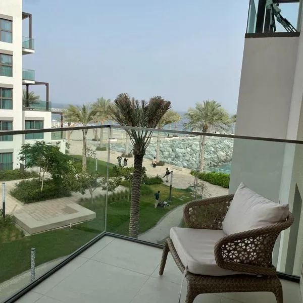 Address Beach Resort Fujairah - 2 bedroom apartment，位于迪巴的酒店