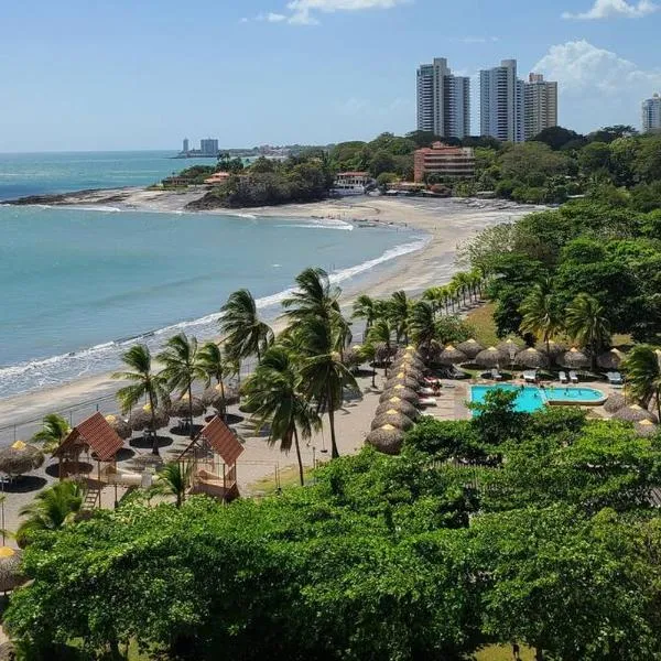 Fantastic Beach condo with pool and mountain views，位于El Quindio的酒店
