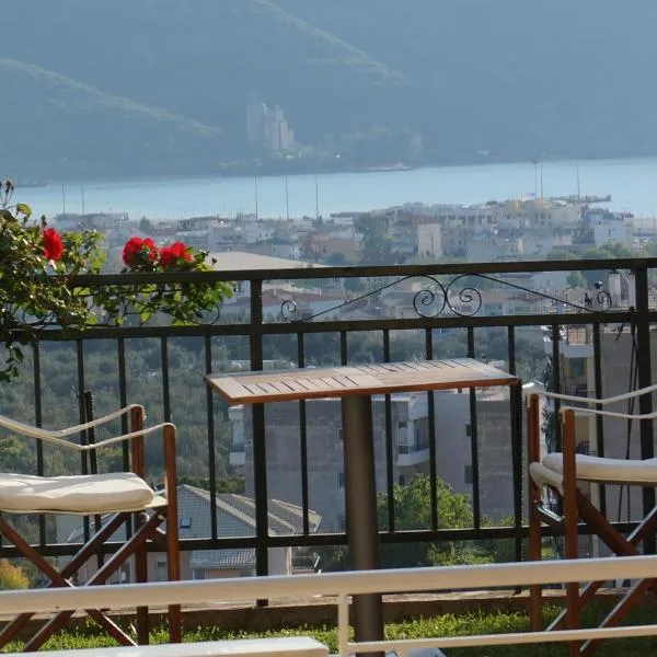 Τhe Sunny Apartments，位于伊古迈尼察的酒店