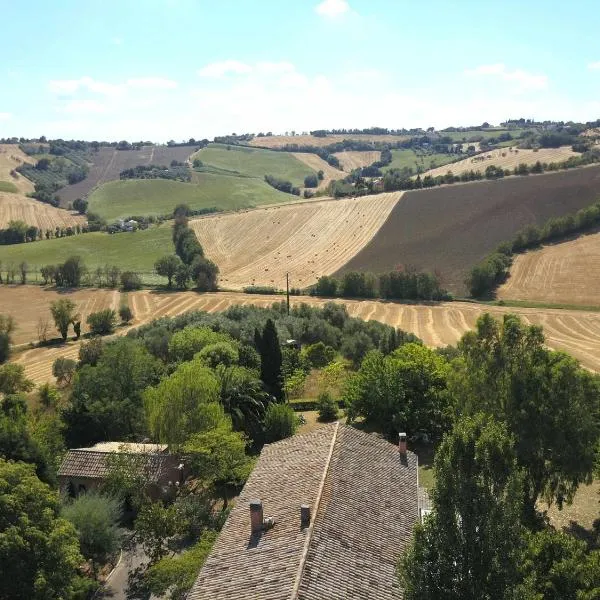 La Meriggia Agriturismo- Alloggio Il Cipresso，位于安科纳的酒店