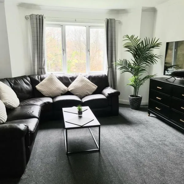 Levenside Holiday Apartment, Balloch, Loch Lomond，位于巴洛赫的酒店